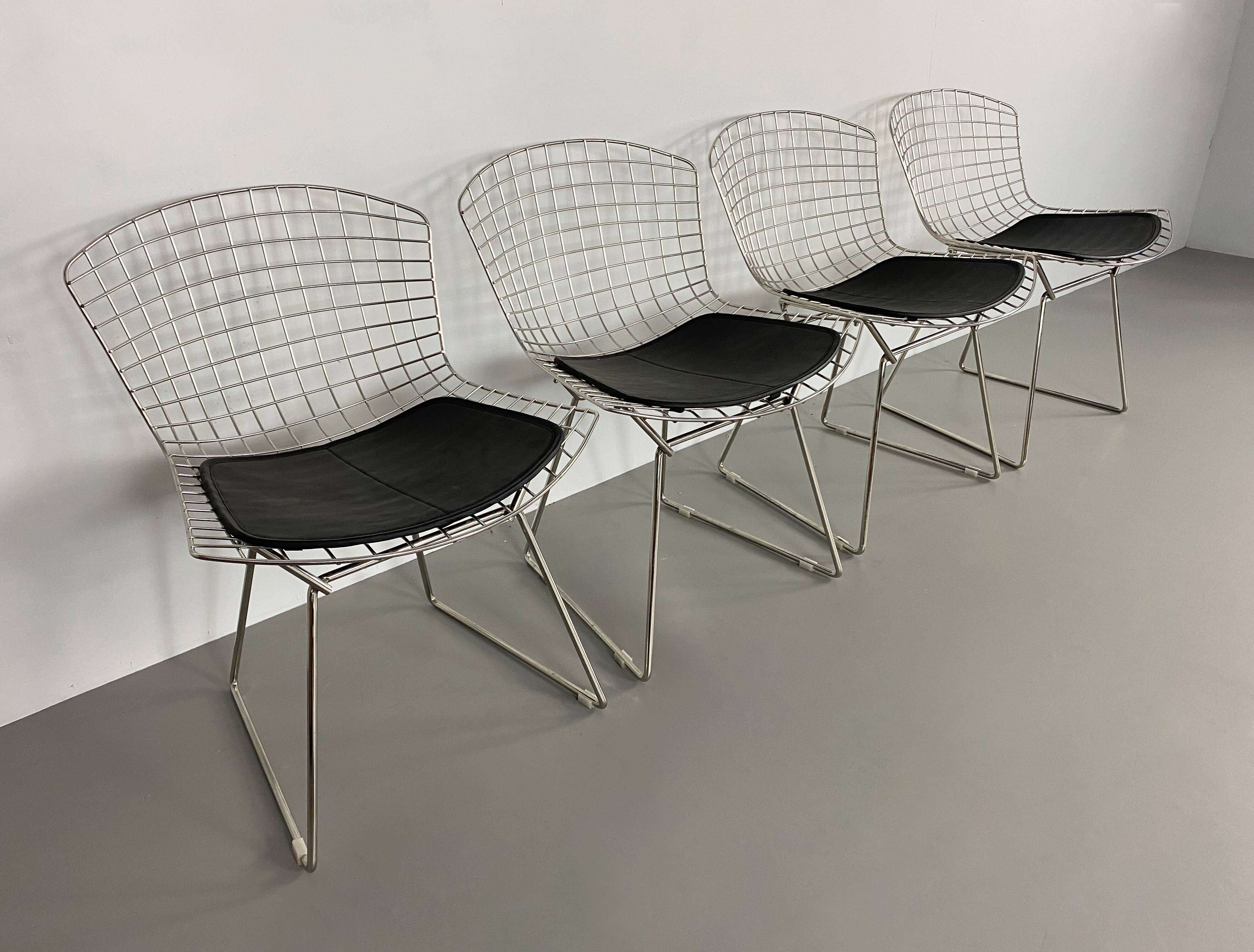 Lot de 4 chaises d'Harry Bertoia éditées par Knoll