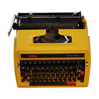 Vintage Typewriter Brother Deluxe 760 TR