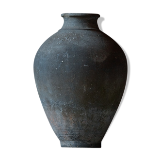 Ancient vase - Wabi sabi