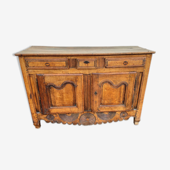 Rustic buffet of the 19th century