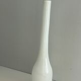 Vase en verre opalin blanc