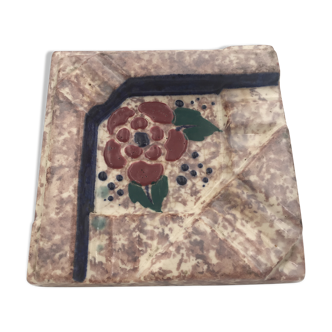 Enamelled ceramic square ashtray, decorated with a flower, French Art Deco, 1930
