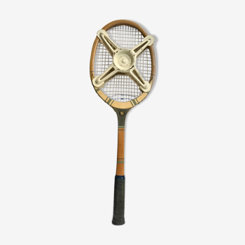 Popula 1960s tennis racket