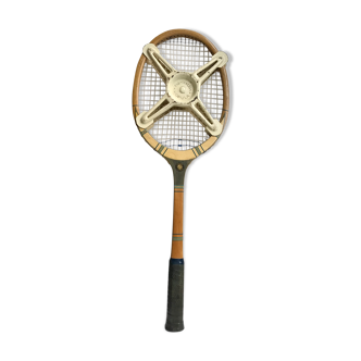 Popula 1960s tennis racket