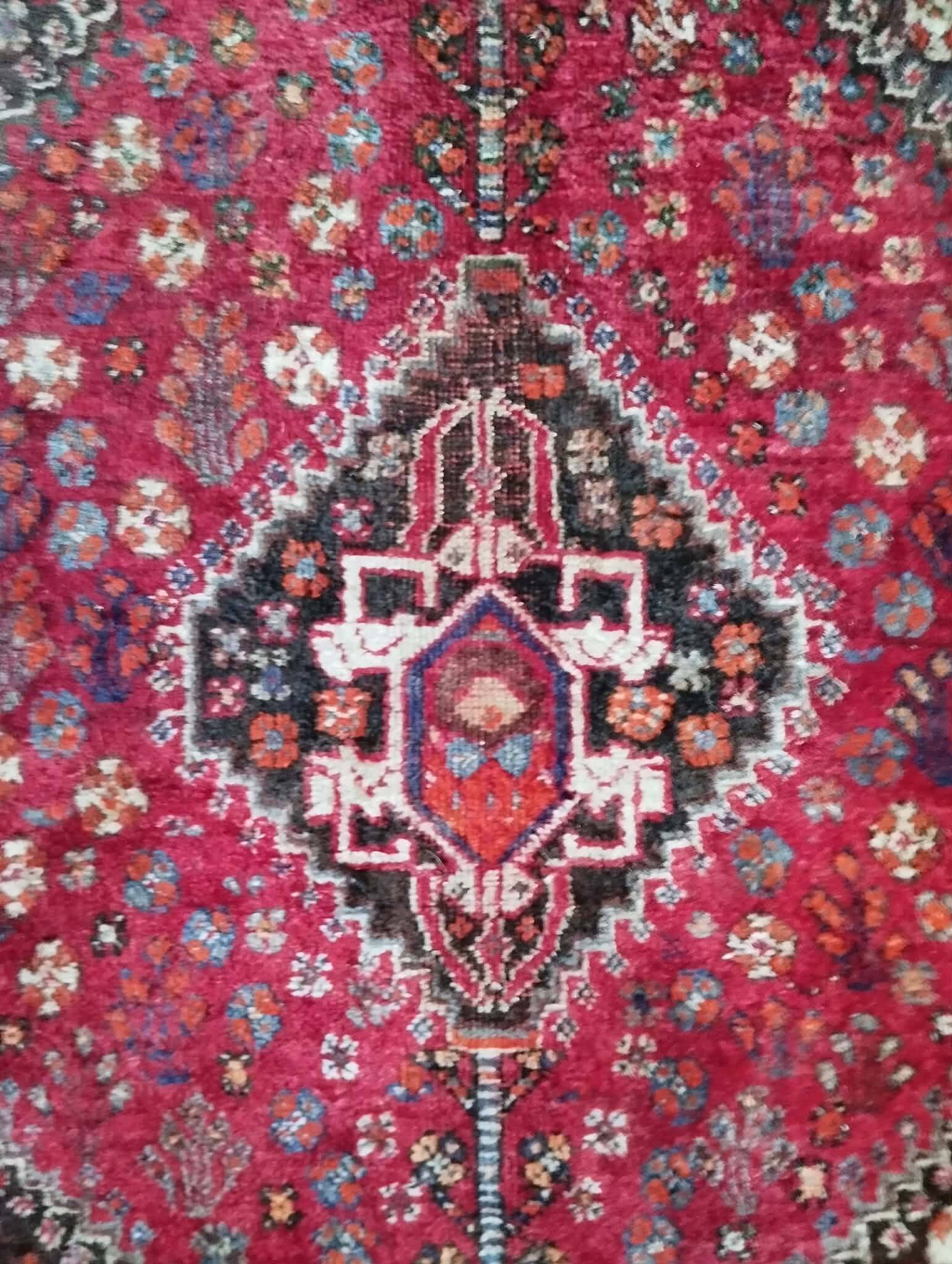 Handmade Persian Shiraz rug 154x113cm