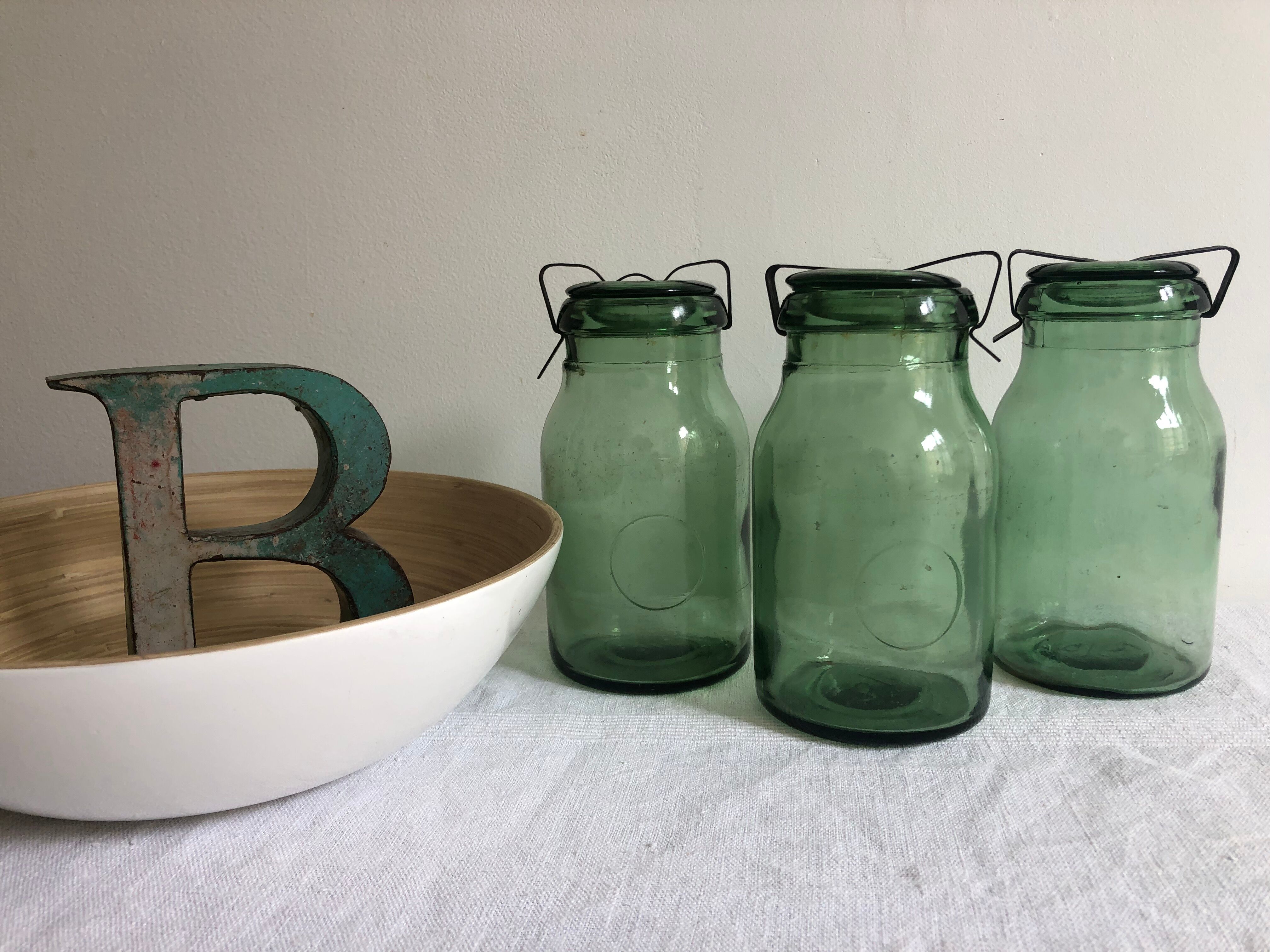 Old jar with stirrups - 3/4 liter