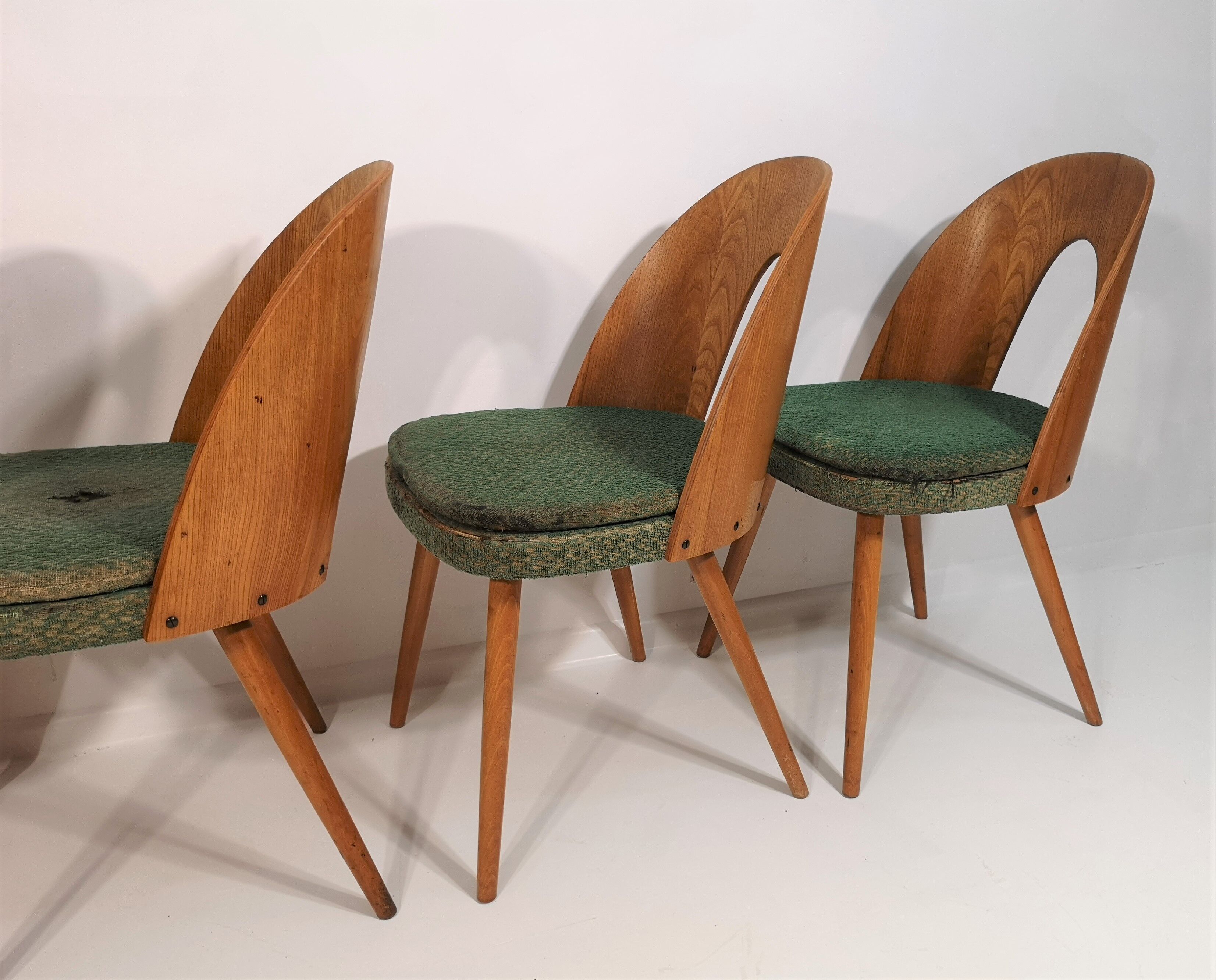 Ensemble de 4 chaises à manger par Antonín Šuman, années 1960