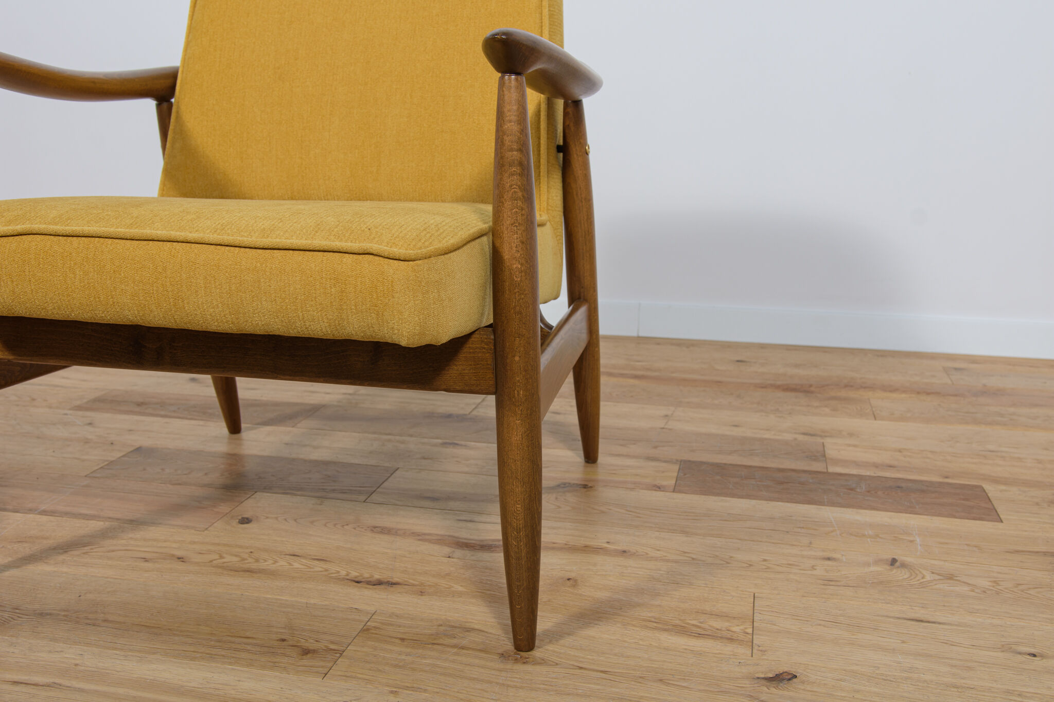 GFM-87 armchairs by Juliusz Kedziorek for Gościcińskie Furniture, 1960s, Set of 2