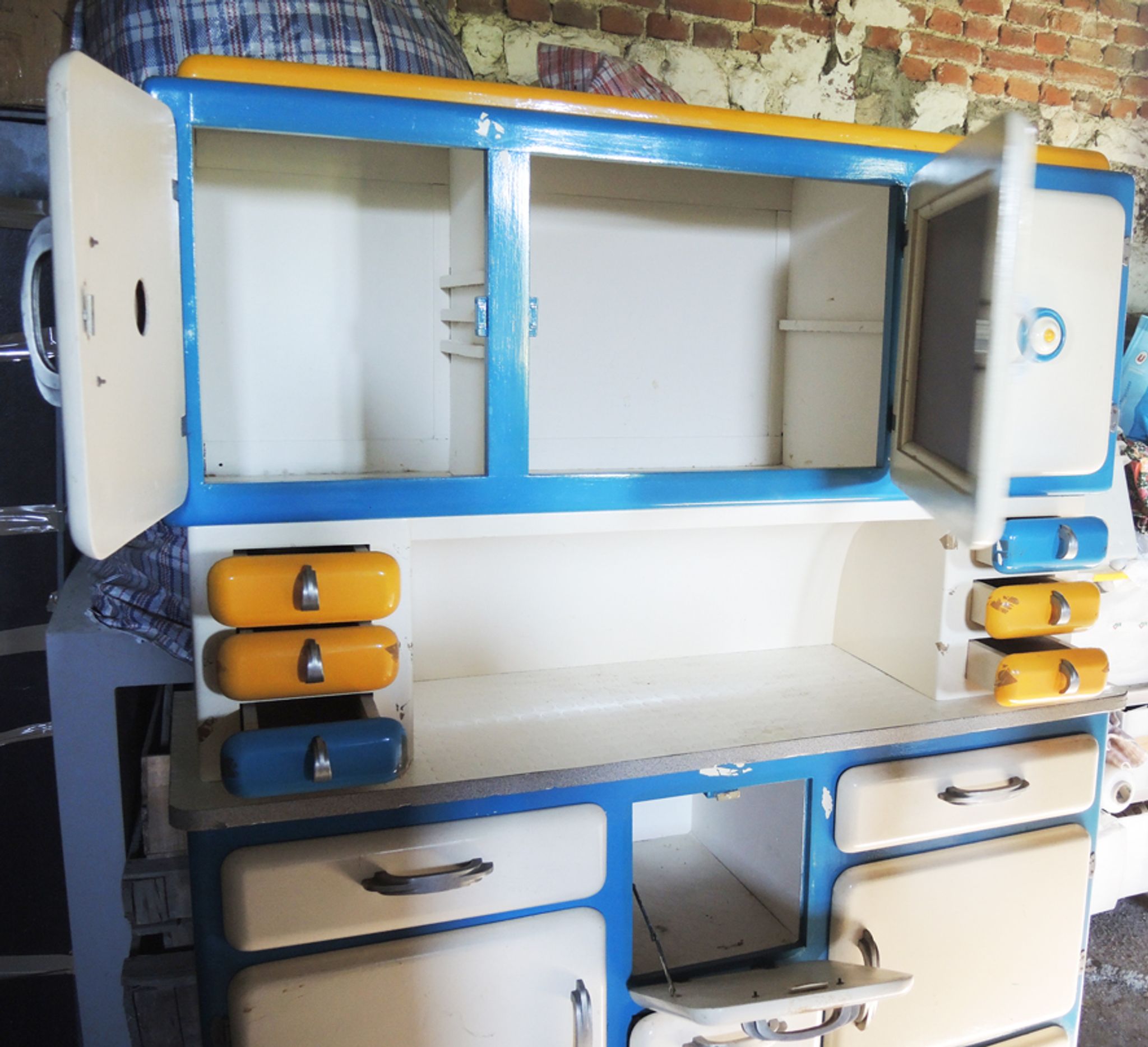 Former Buffet Mado in 3 Parts White - Blue - Yellow / Antique French 3-Part Mado Sideboard: White