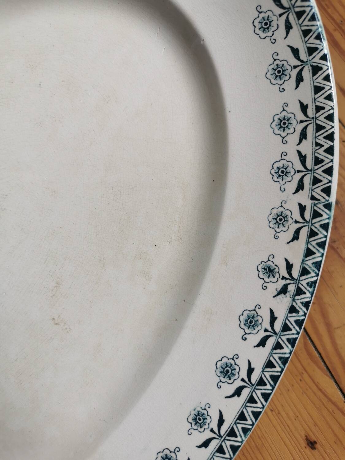 Oval dish Digoin, Henry