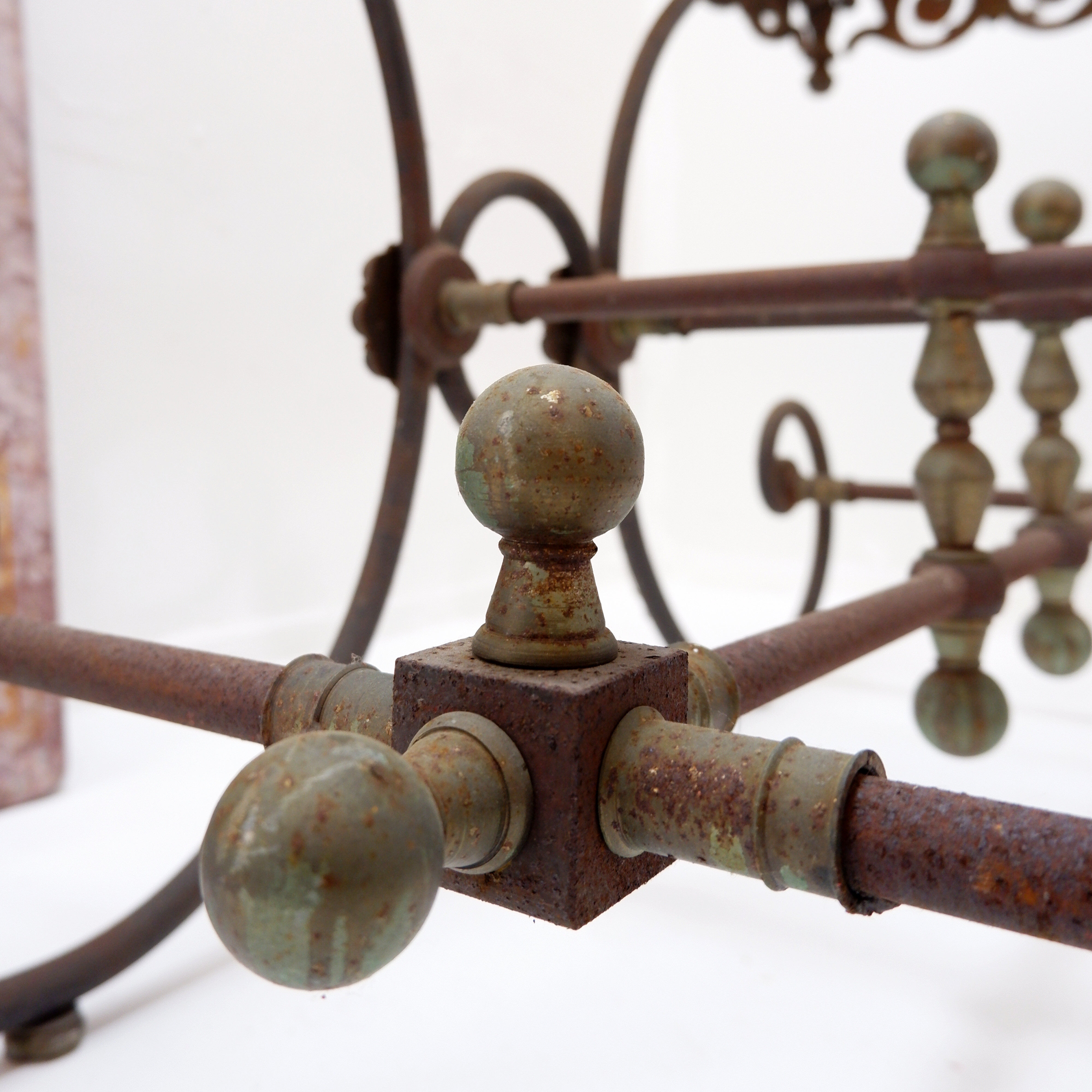 Large 19th-century French butcher's table in wrought iron and red marble