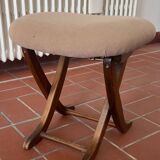 Folding footrest