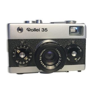Photo film Rolleiflex Rollei 35 and its flash beta 2