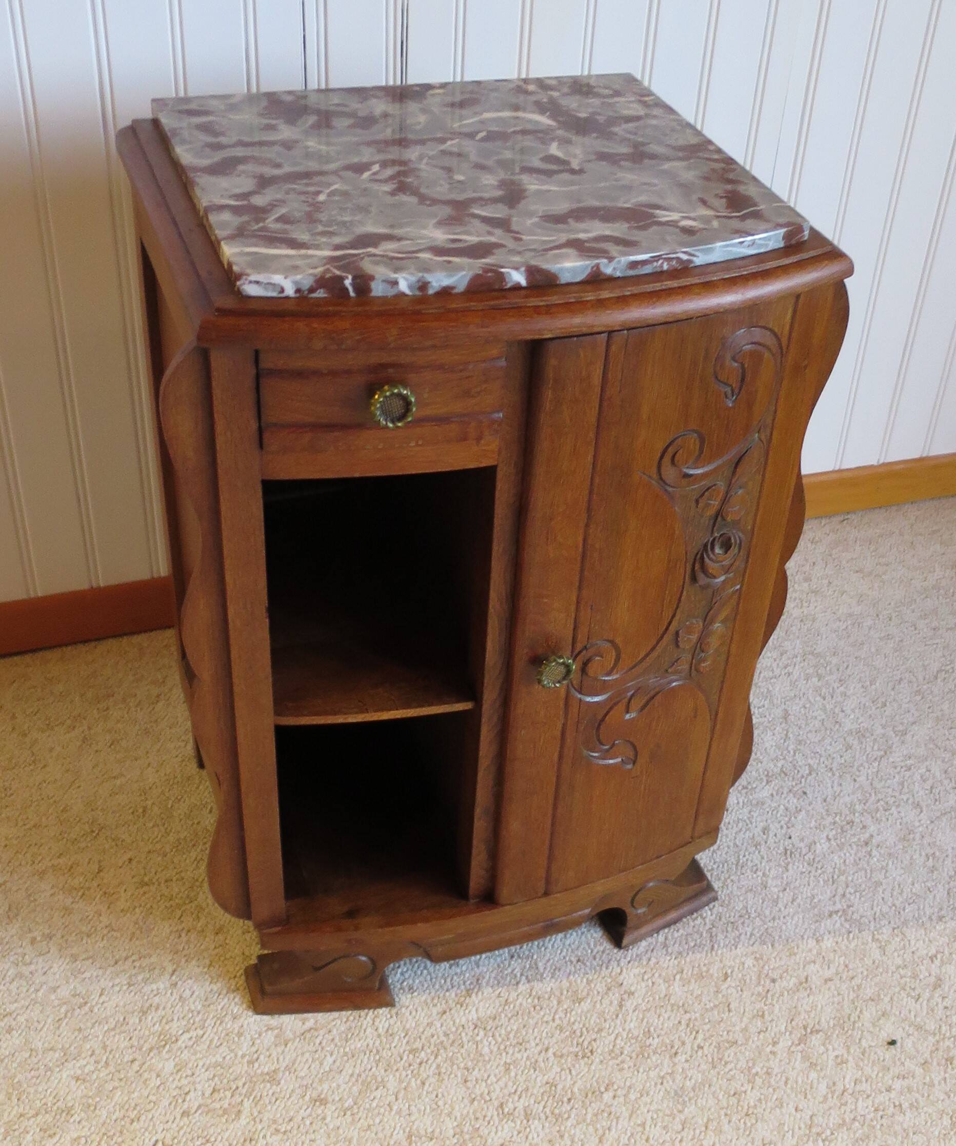 Bedside table - occasional furniture - Art Deco - 1 door - 1930s