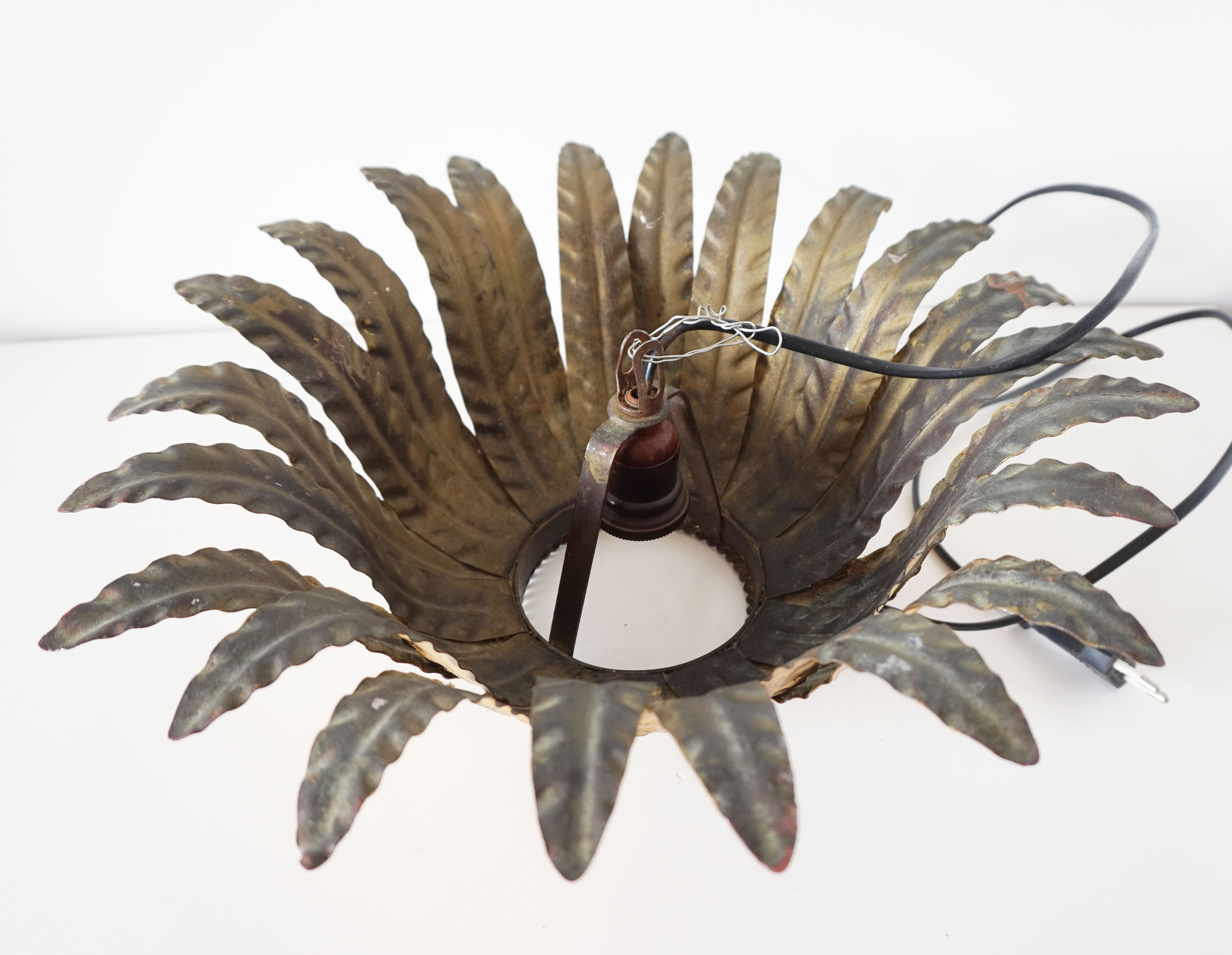 Wall lamp or ceiling lamp flower in gilded metal