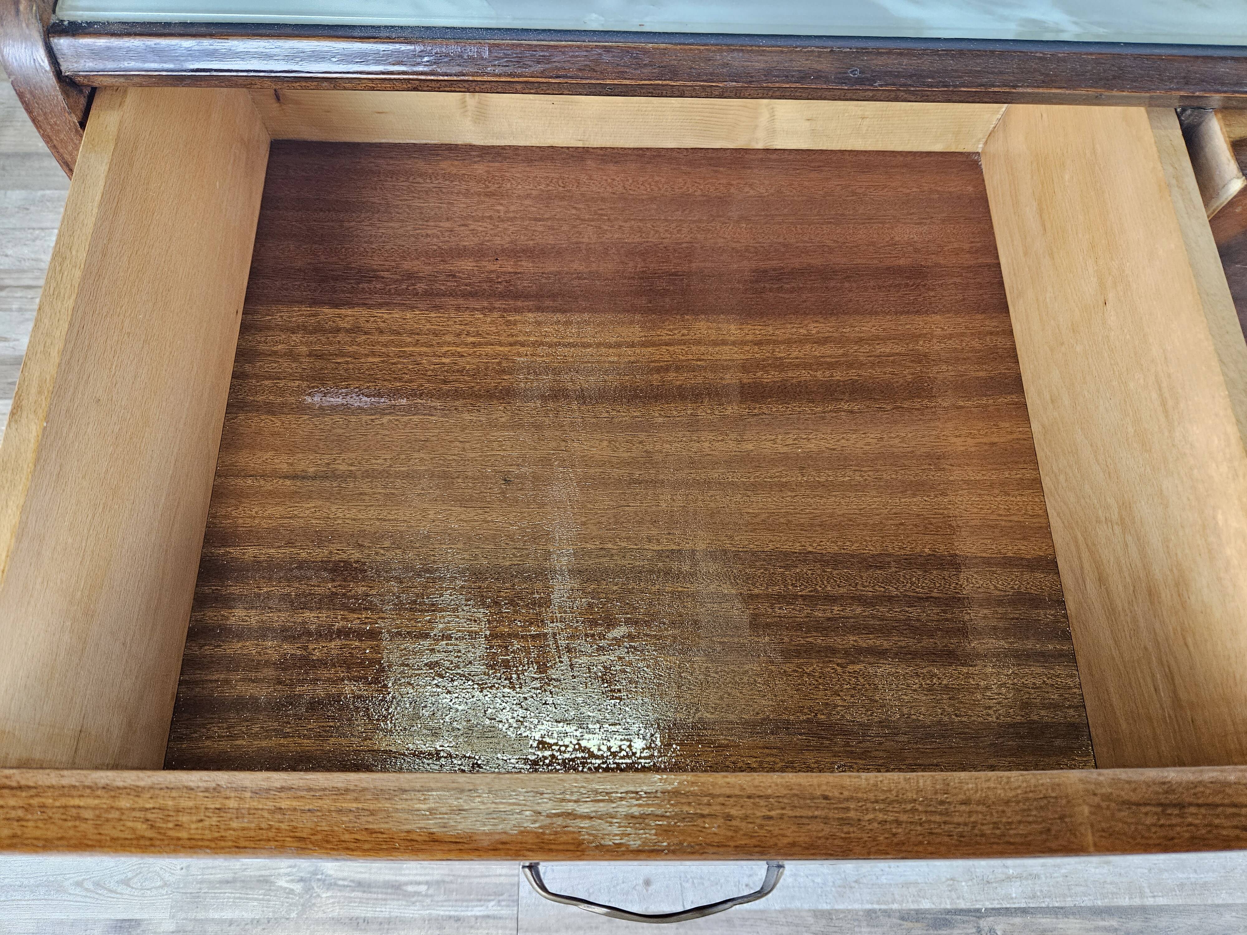 Commode des années 1960 avec verre et six tiroirs