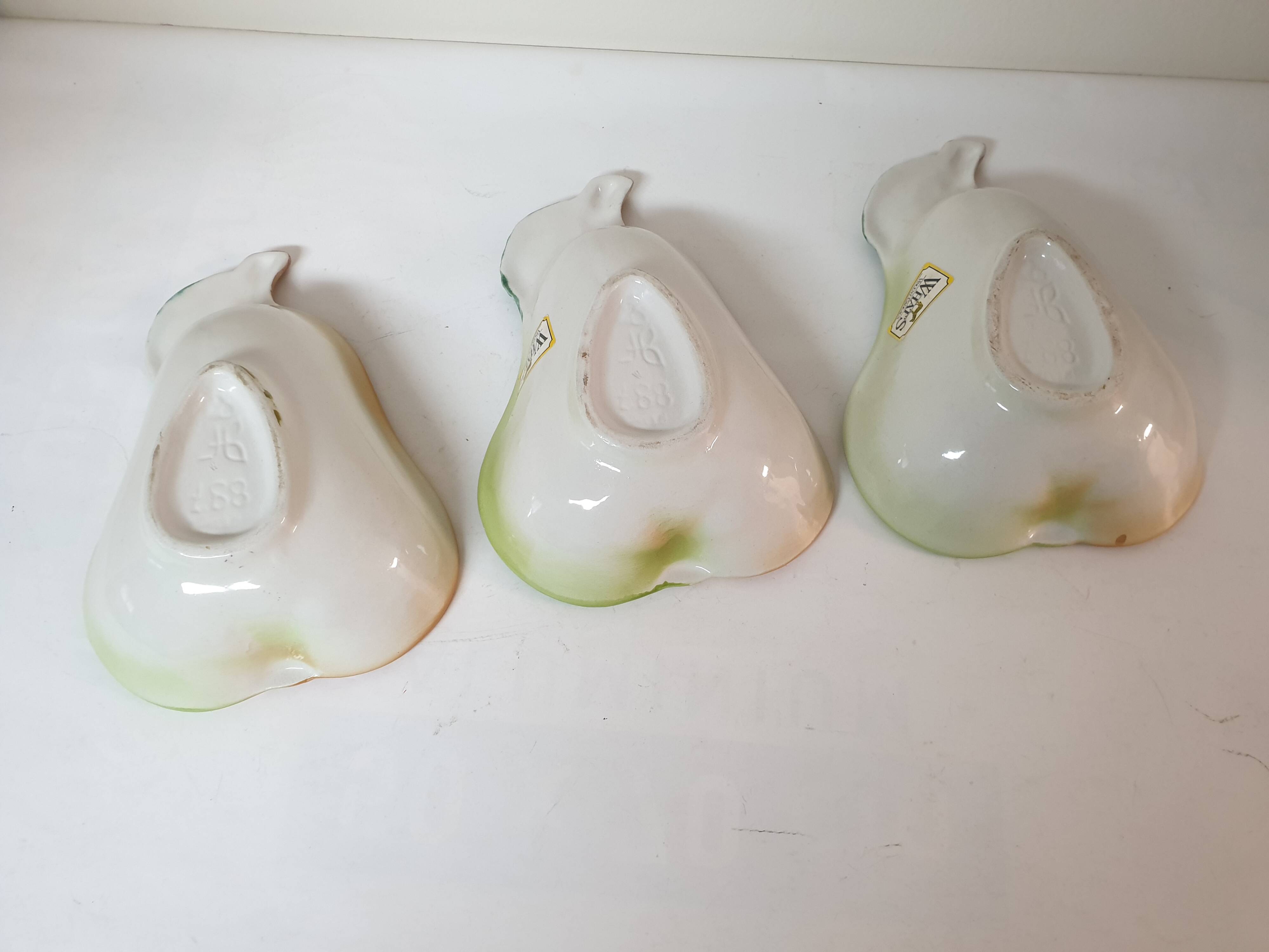 Set of 3 pear shaped ceramic bowls / cups
