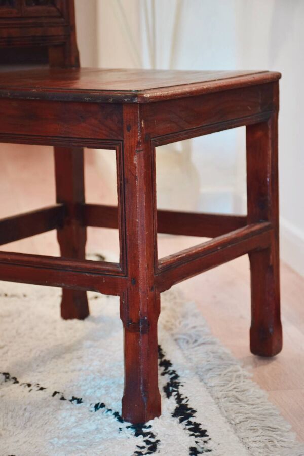 Chaise moucharabieh en bois exotique