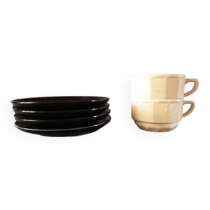 Lot de tasses et soucoupes Apilco