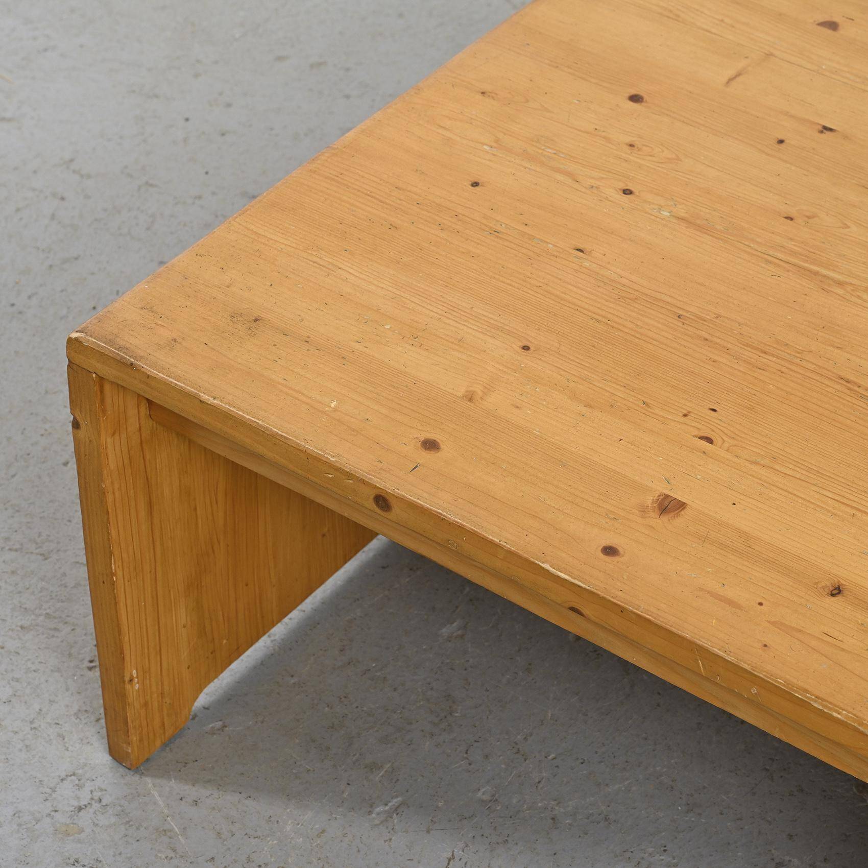 Les Arcs 1800 coffee table, France, circa 1970