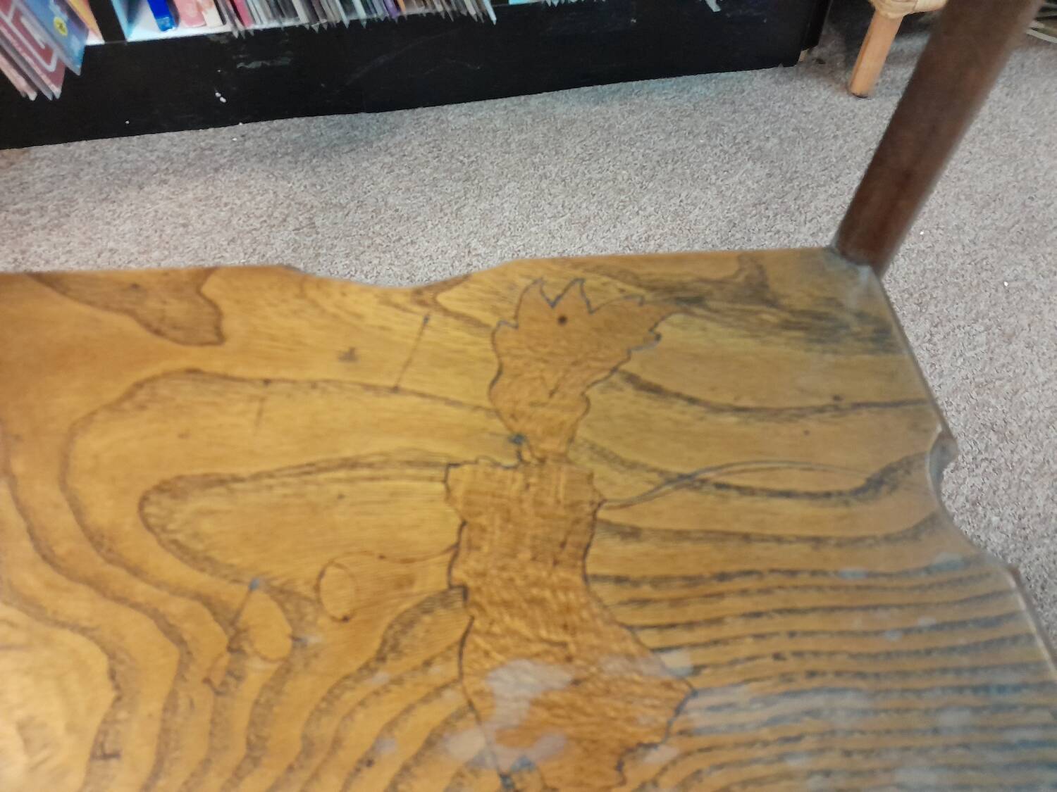 Inlaid dressing table