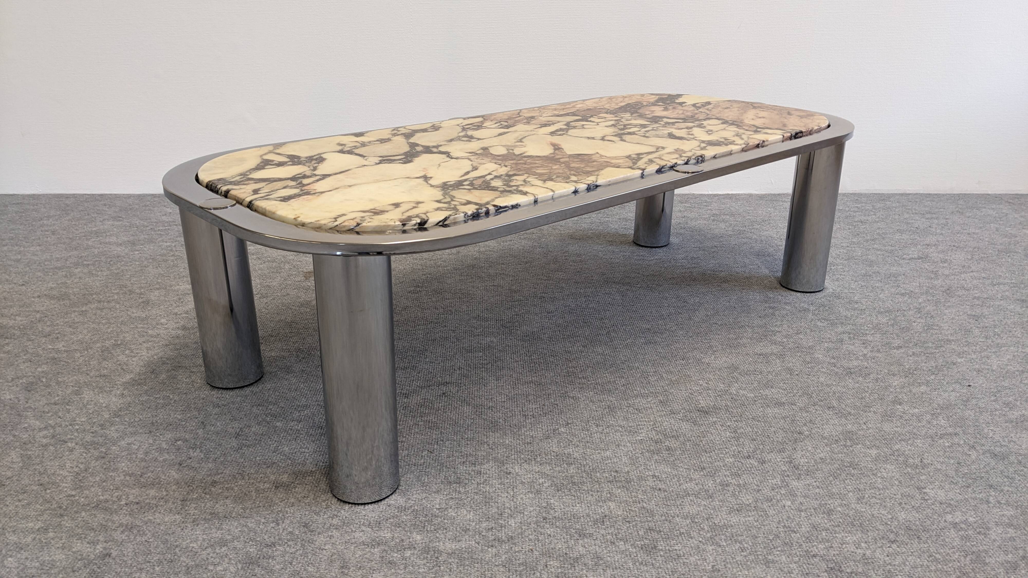 Italian marble coffee table from the 60s/70s