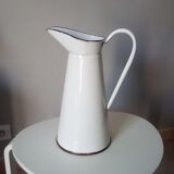 Enamelled water broc 40s