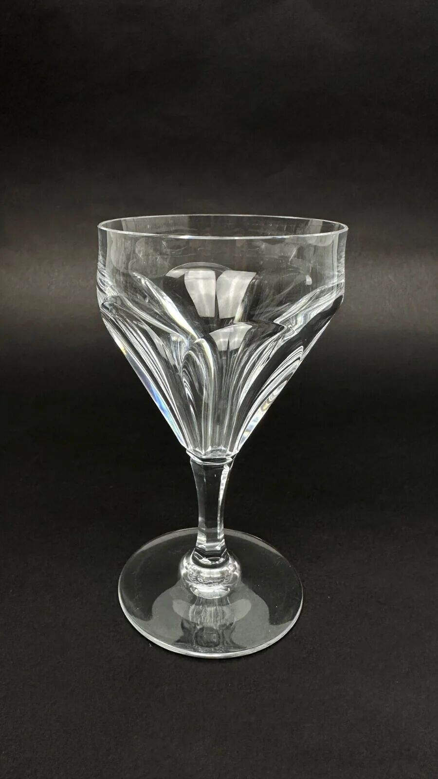 Baccarat, suite de 9 verres à porto modèle Duchesse de Dino