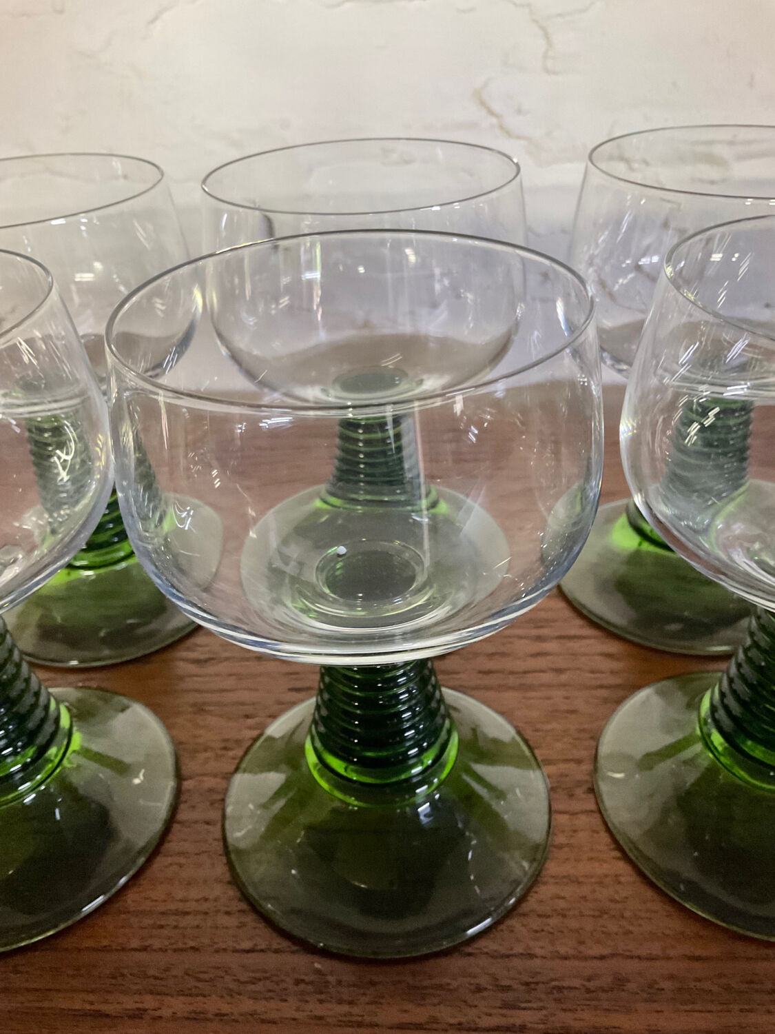 Série de 10 verres à vin vintage