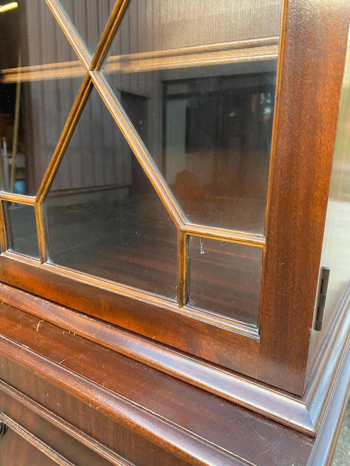 English display cabinet with 4 doors in mahogany, 1960.