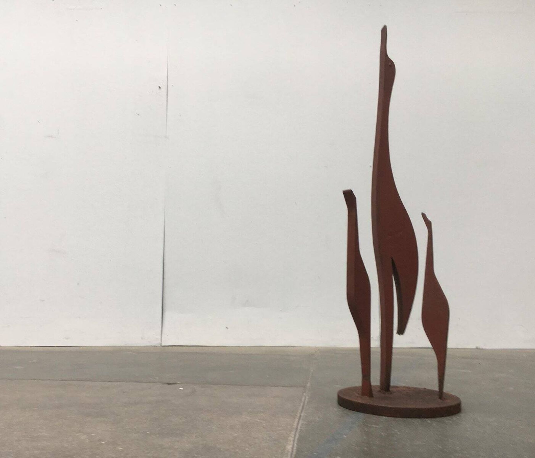 Sculpture d'oiseau grue en métal du milieu du siècle