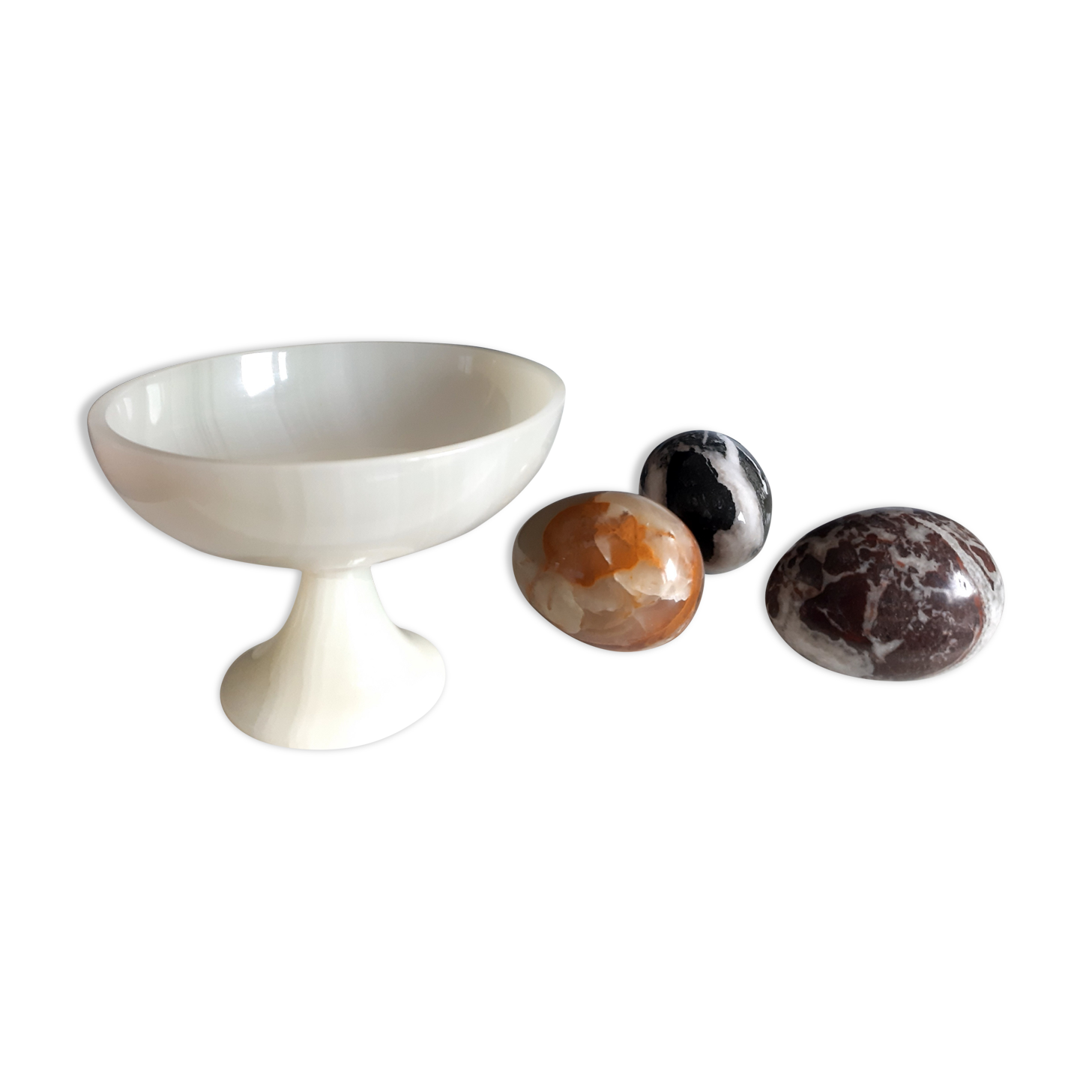 Alabaster cup and 3 eggs