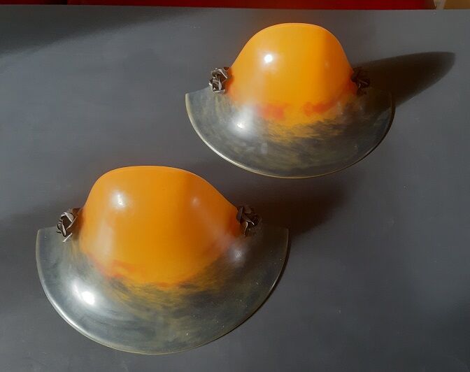 Hanging and its two appliques