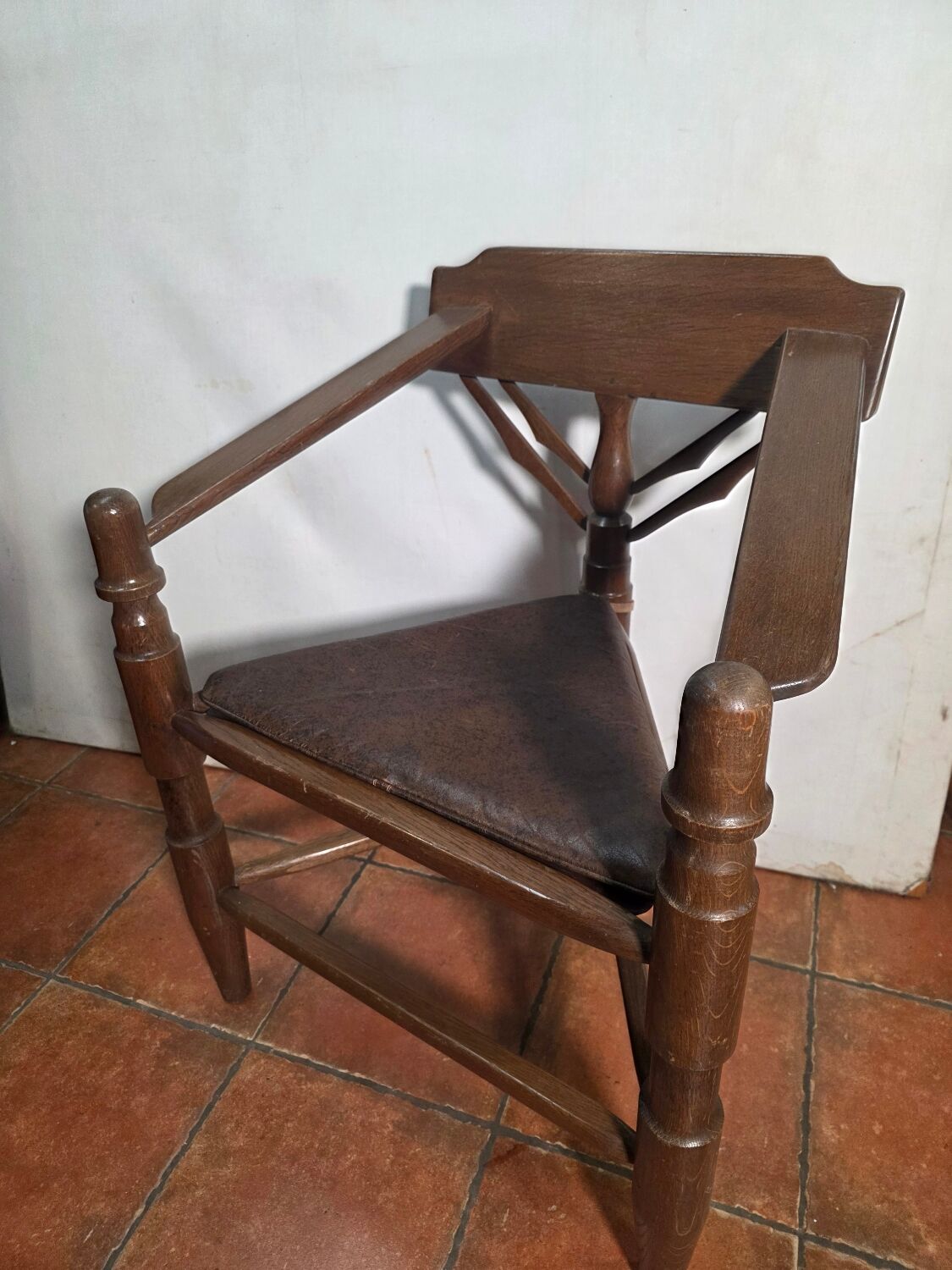 Corner tripod monk chair Munkstol Solid oak