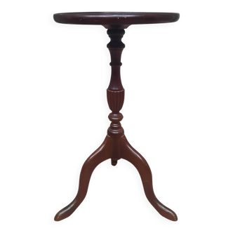 Small tripodeo table