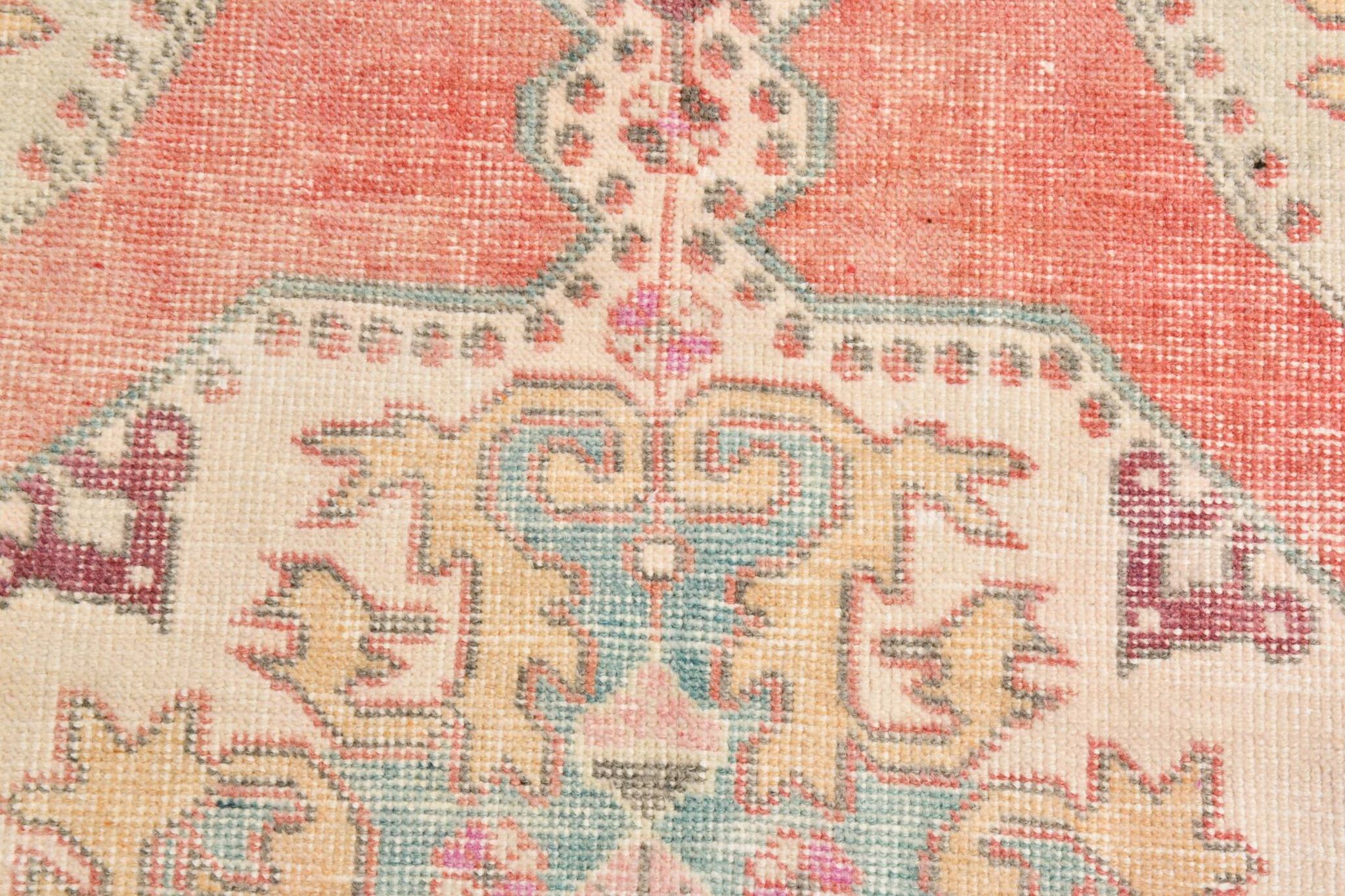 Tapis turc médaillon rouge