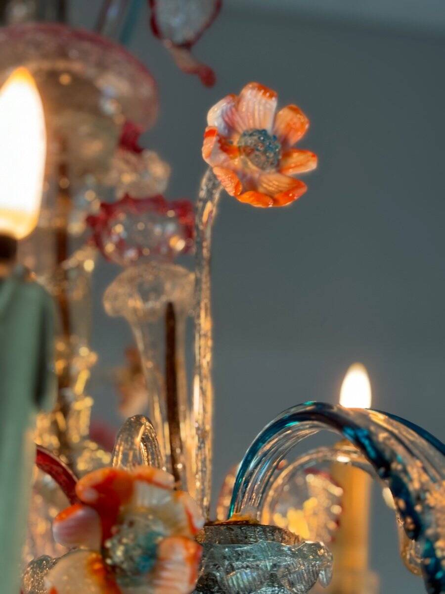 Rezzonico Venetian chandelier in multicolored Murano glass, 12 light arms, circa 1900