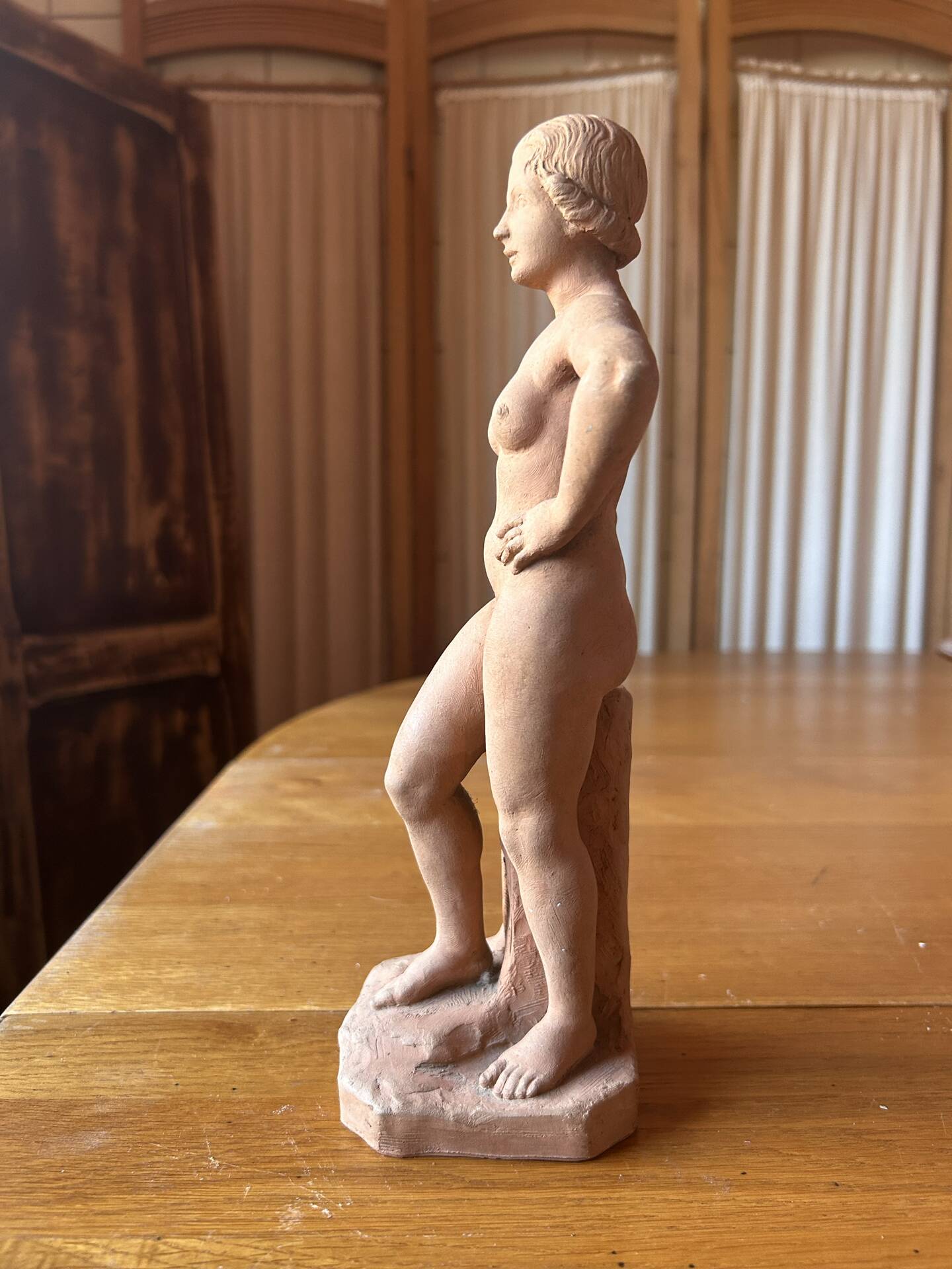 Art Deco terracotta sculpture signed Deloner – a beautiful classic.