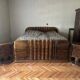 Ensemble de chambre Art Déco en placage de noyer, années 1930, lot de 3