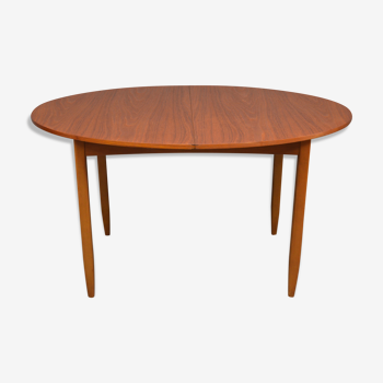 Table ovale en teck de Portwood