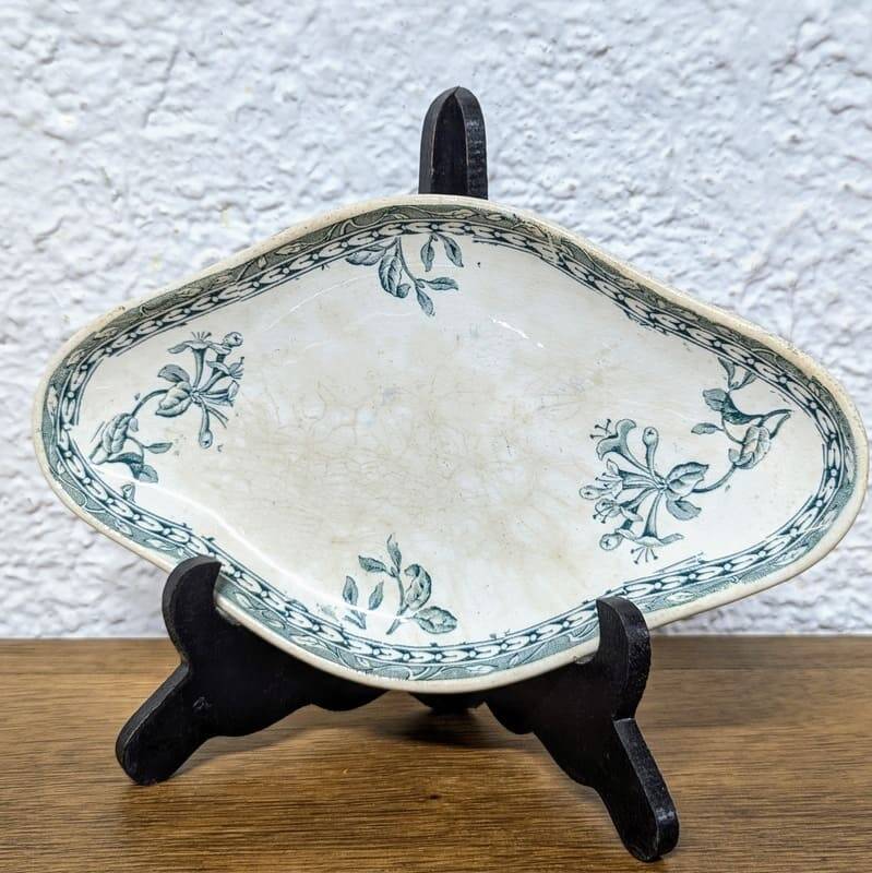 Pair of earthenware dishes from Castres earthenware factory