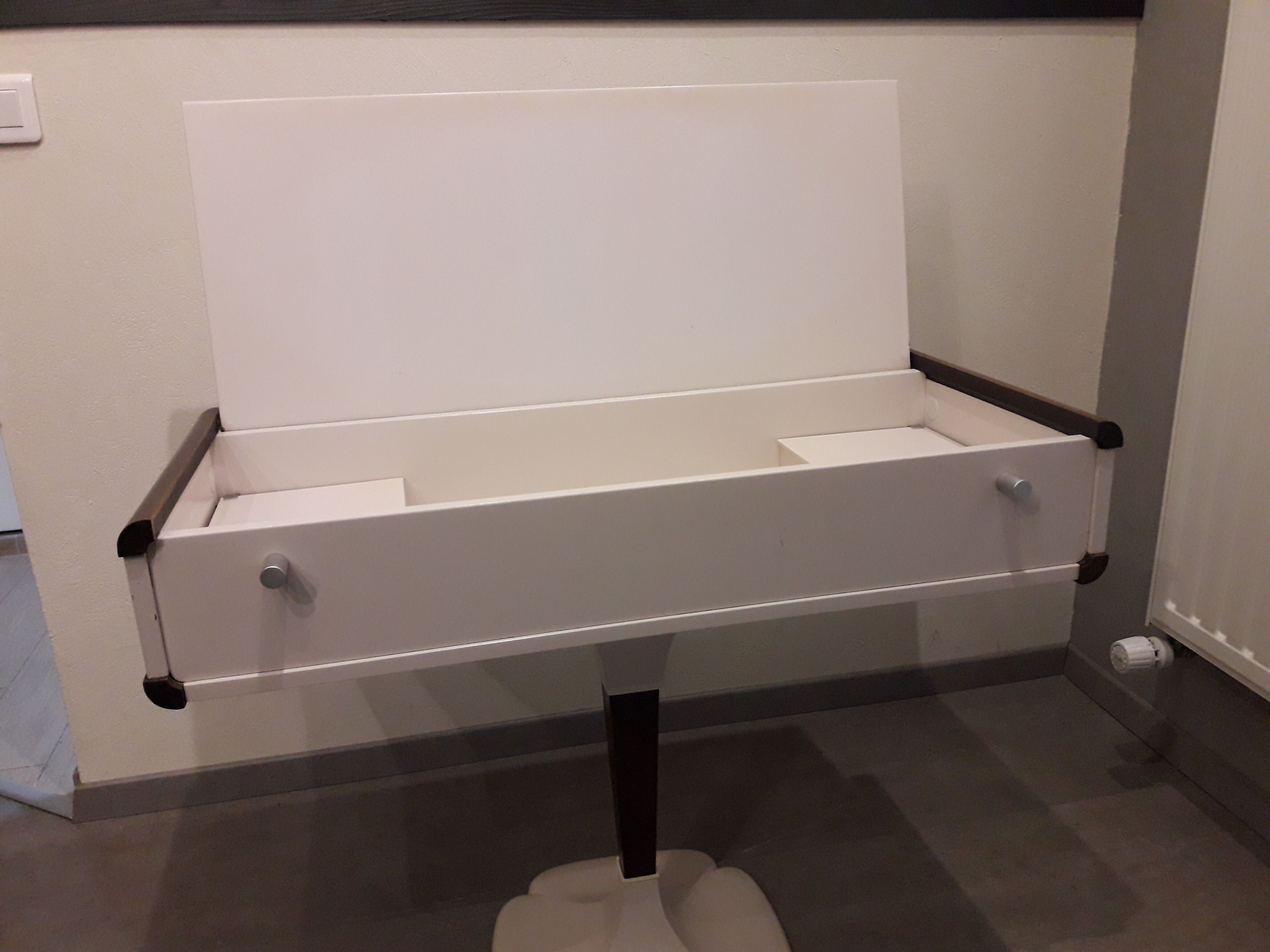 Coiffeuse/console pied trèfle