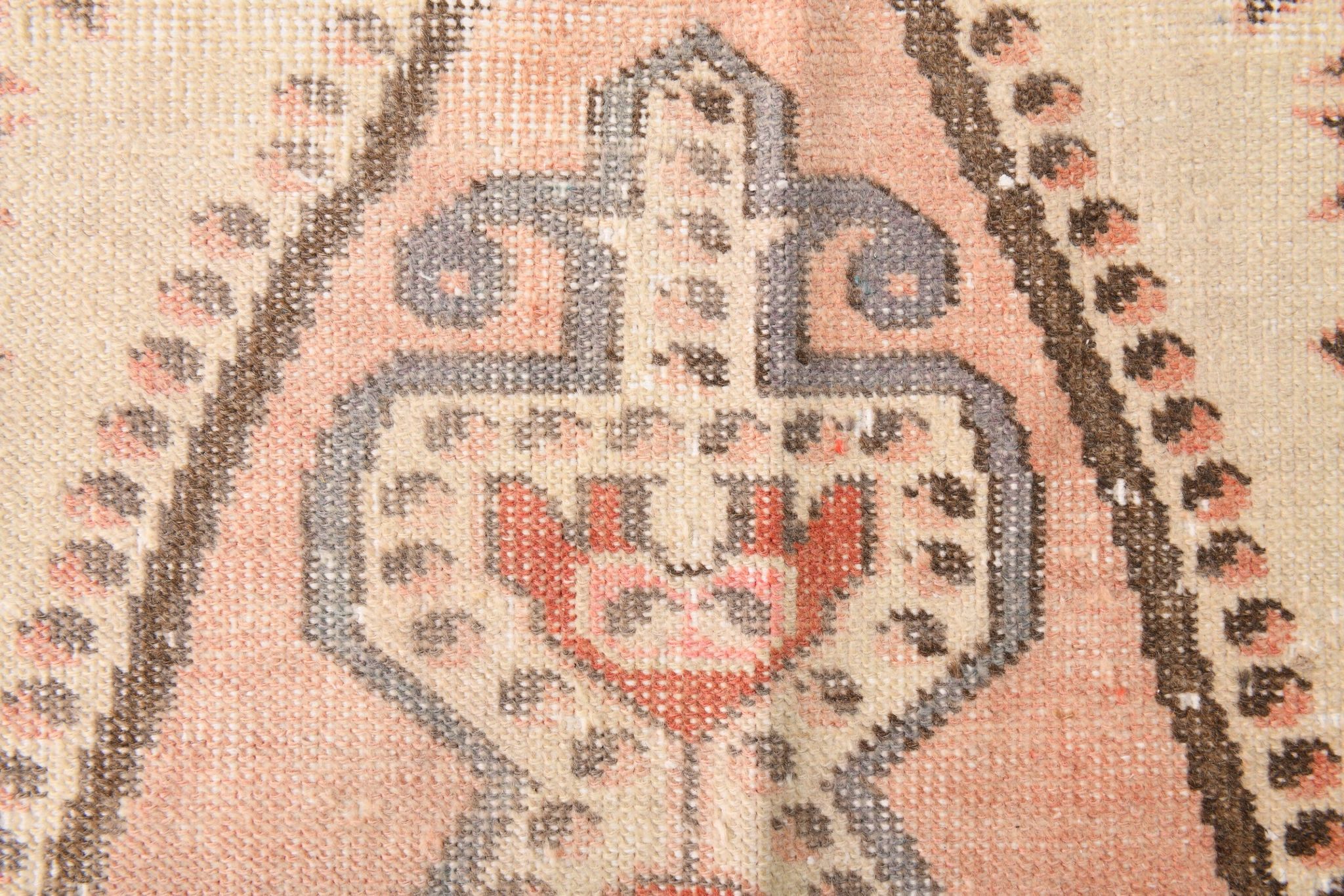 4x7 Salmon & Brown Classic Vintage Rug, 139x227Cm