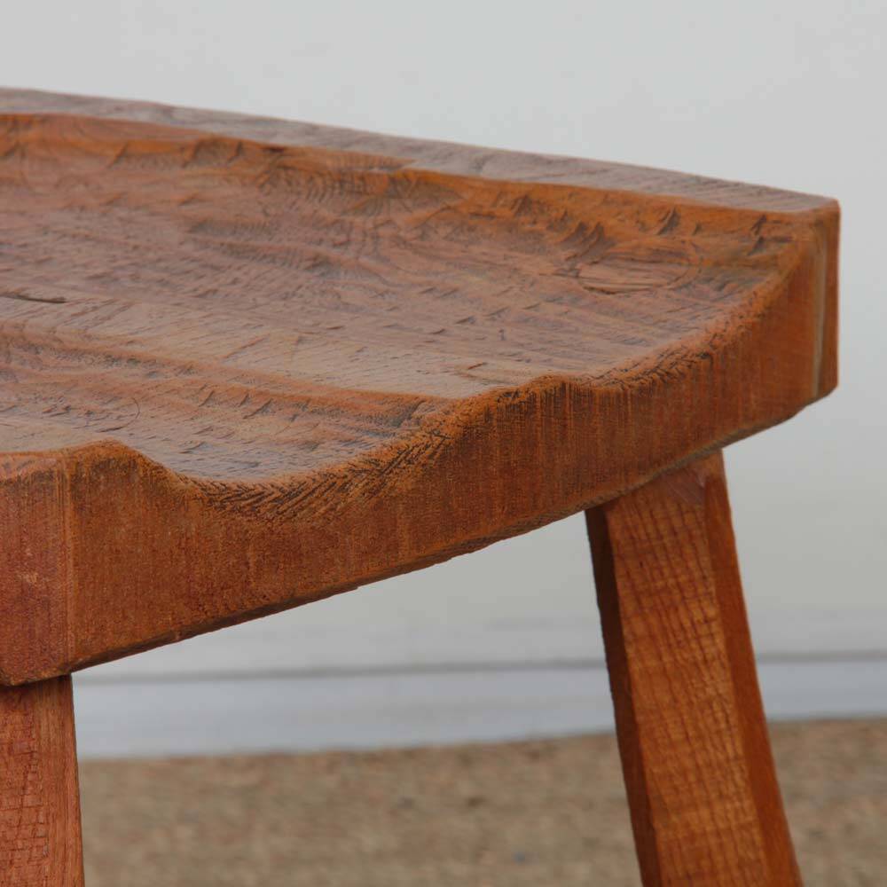 Tabouret tripode dans le goût des Ateliers de Marolles, 1960