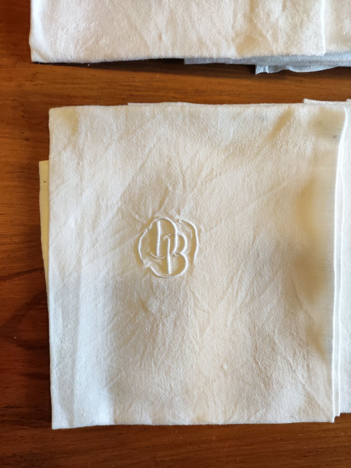 12 napkins Monogram DB