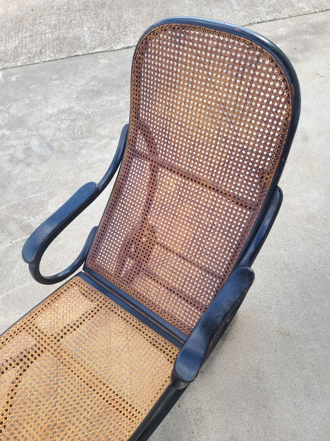 Thonet canngage lounge chair and bent beech wood circa 1900