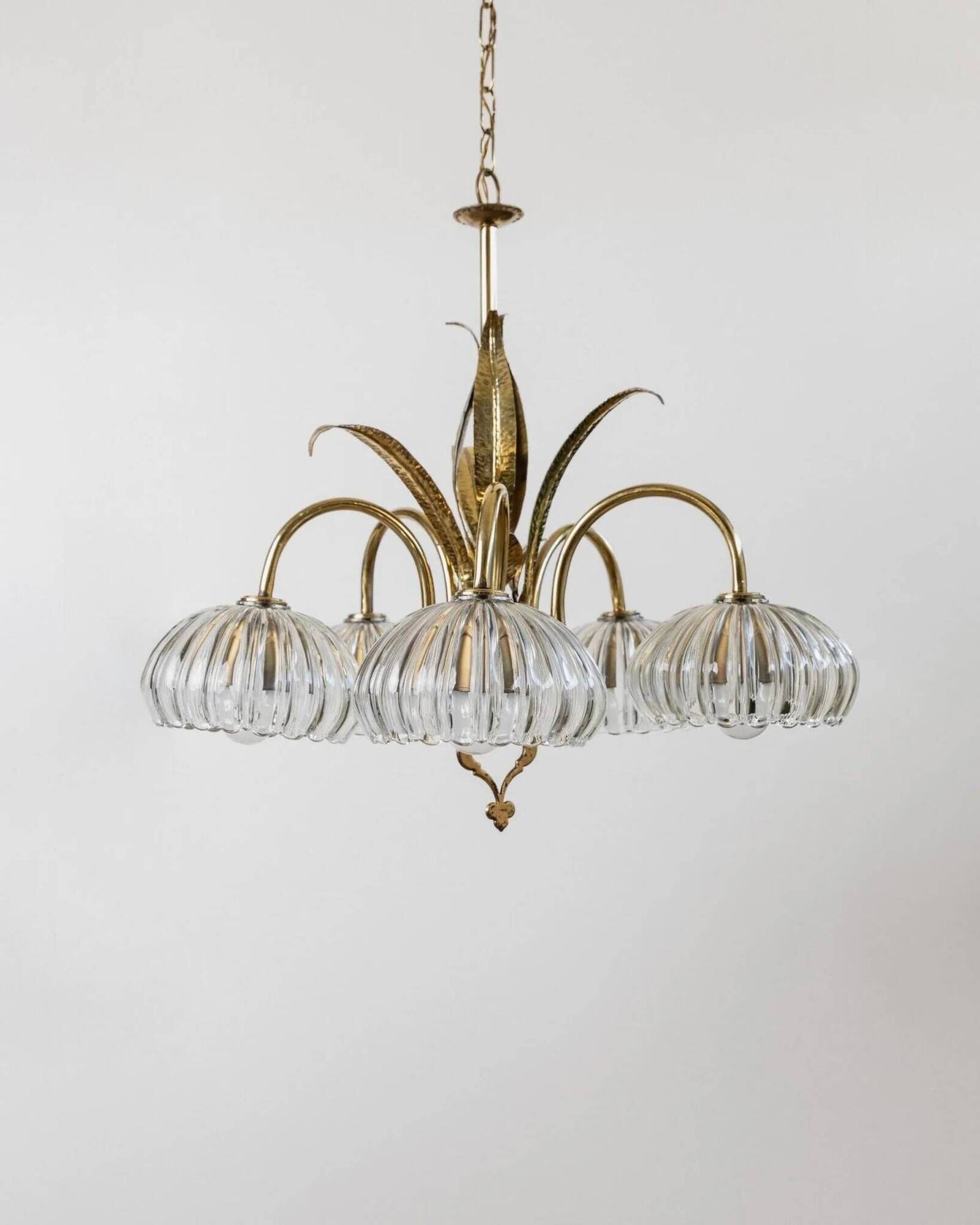 XL Clear Murano Glass and Brass Chandelier, Liberty-Style Organic Leaf Design, Italian 1960s