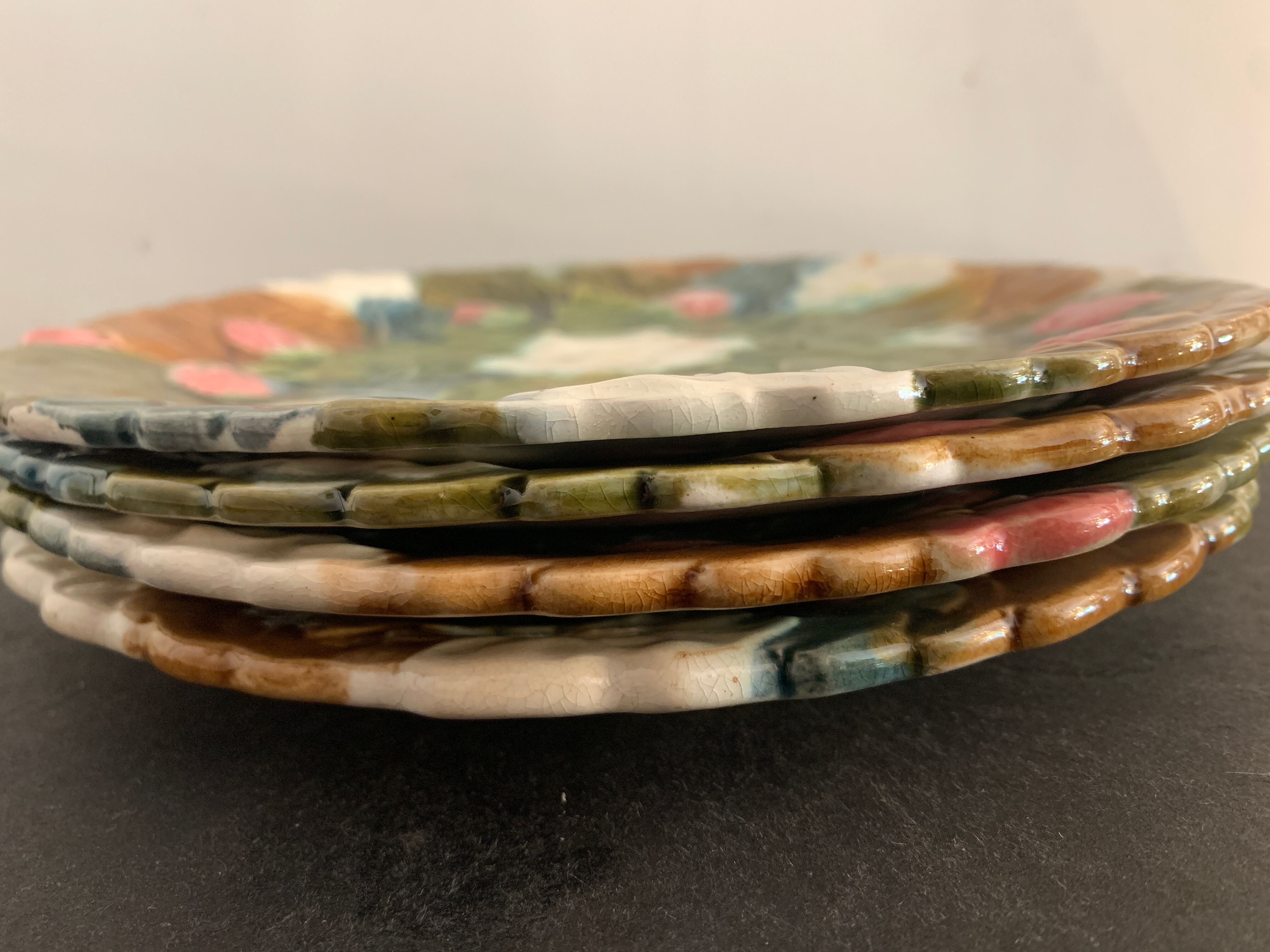 4 old and numbered dessert plates in slurry, strawberry model