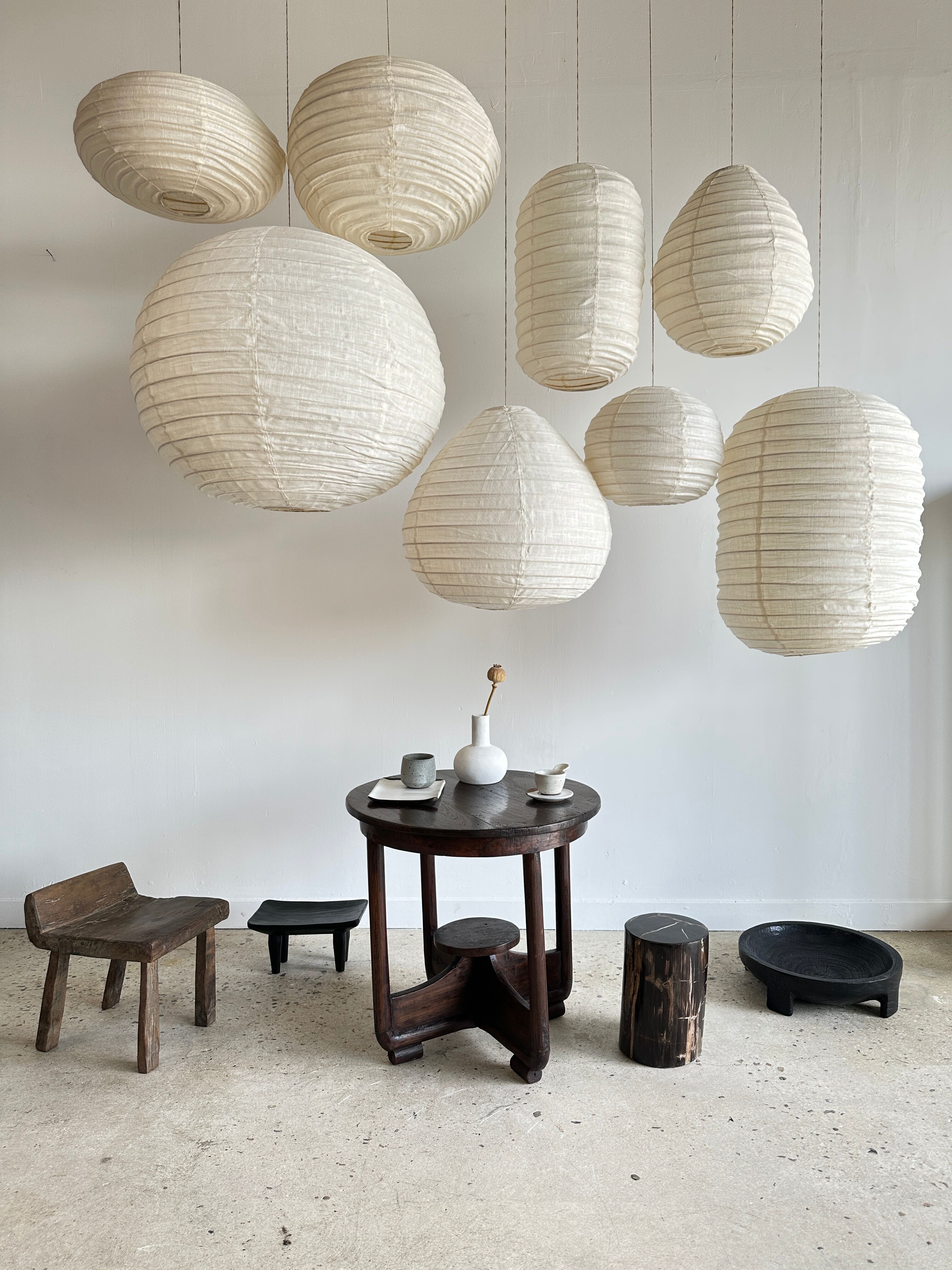 Suspension in rattan and natural japanese linen in the shape of a drop