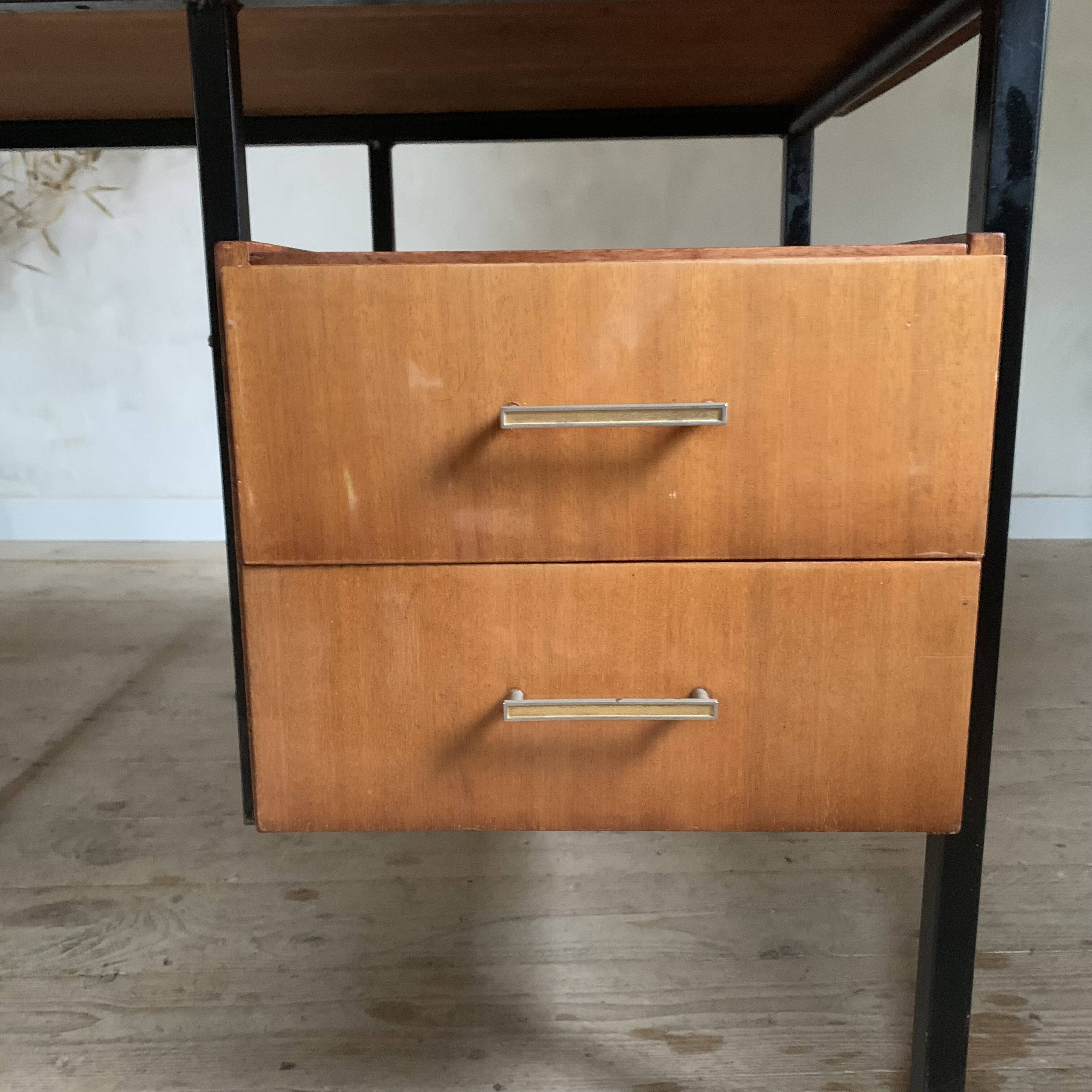 Bureau moderniste vintage